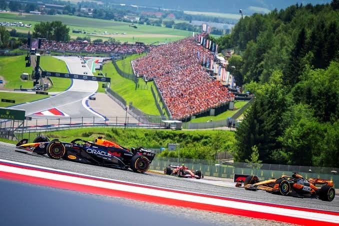 2x tickets Grand Prix Oostenrijk, Twee personen, Juni