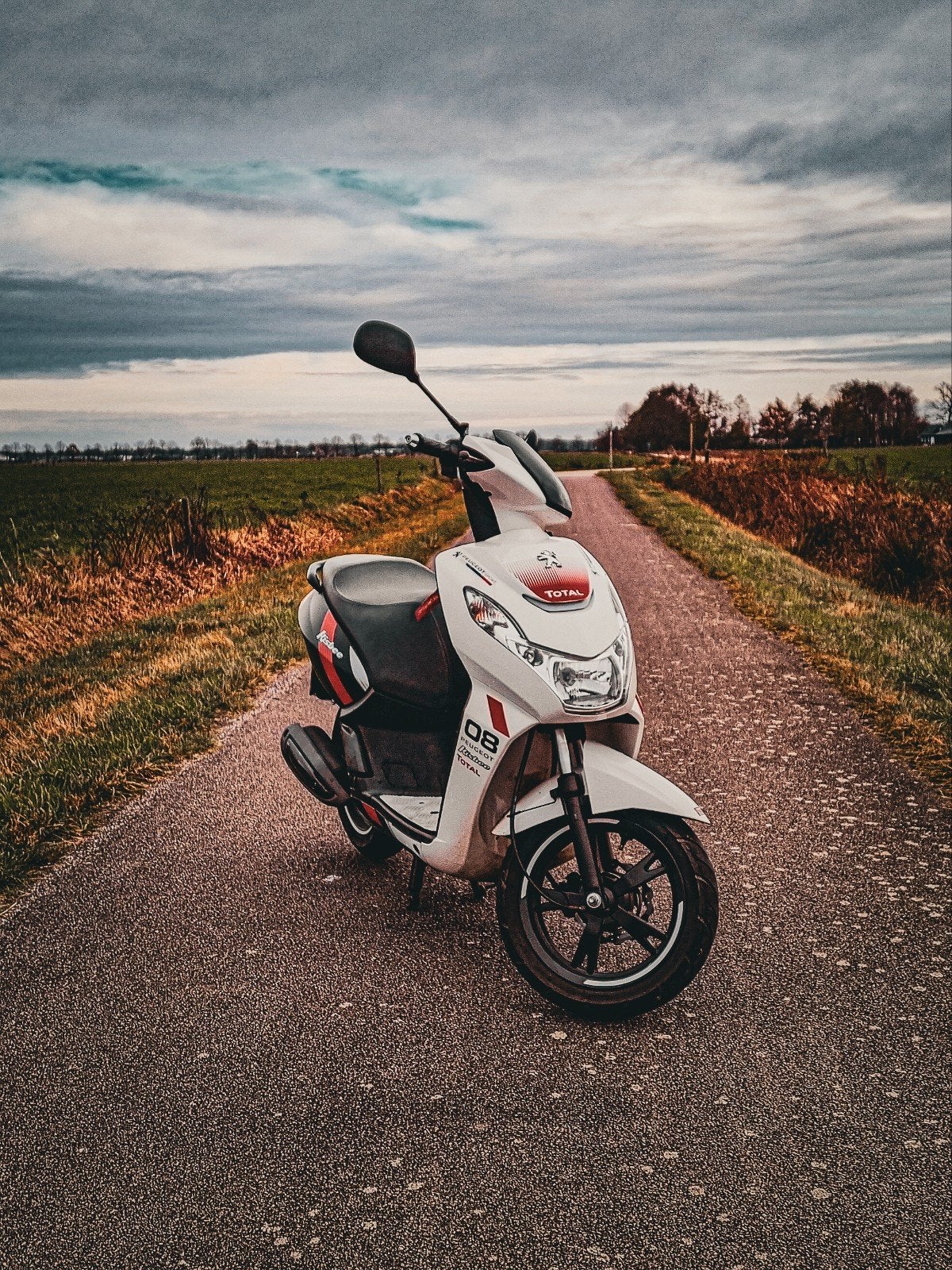 Peugeot Kisbee Sport Geel kenteken – Loopt ~55 km/h + Slot, Ophalen, Gebruikt, Benzine, Peugeot