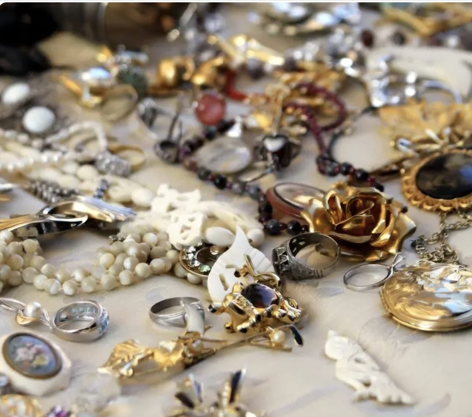 Gezocht Gratis sieraden: om ze een nieuw leven te geven !, Ophalen, Overige materialen, Overige typen