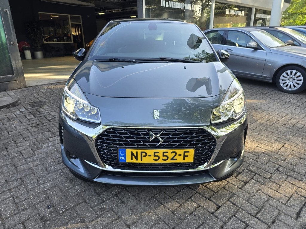 DS 3 1.2 110PK So Chic | 12MND GARANTIE | NAVI | CRUISE | LM, Auto's, DS, Voorwielaandrijving, Euro 6, Leder en Stof, 23 km/l