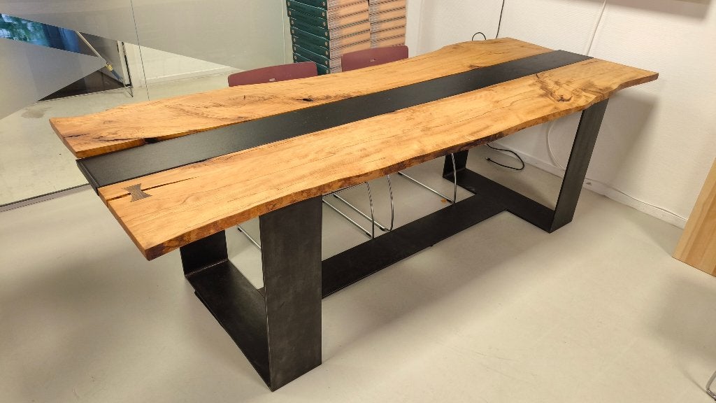 Unieke massief houten / metalen tafel, Huis en Inrichting, Tafels | Eettafels, Ophalen, 200 cm of meer, 50 tot 100 cm, Zo goed als nieuw