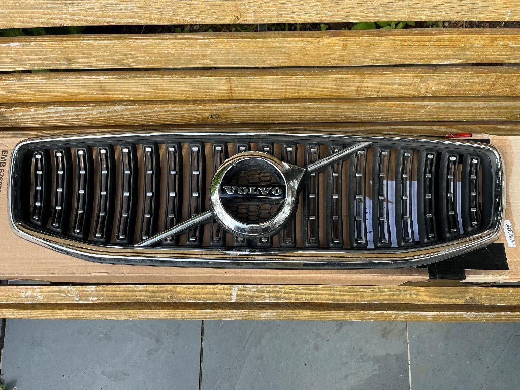 Volvo V60 Cross Country grill (2019-2026), Gebruikt, Voor, Ophalen of Verzenden, Volvo