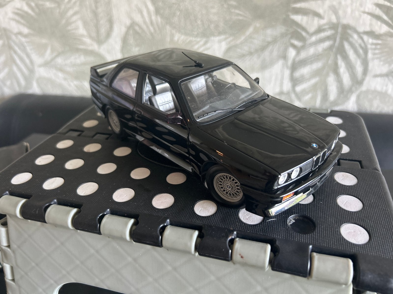 BMW M3 E30 minichamps Zwart - Gedetailleerd, Verzenden, Zo goed als nieuw, Auto, MiniChamps