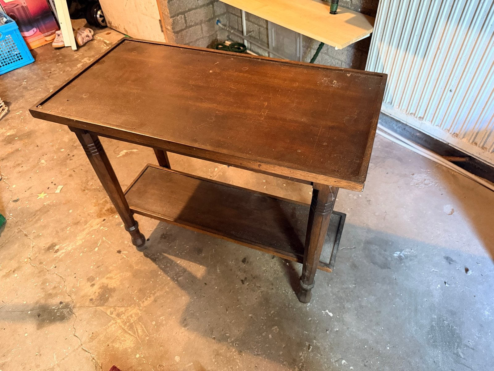 Vintage houten bijzettafel met onderblad, Antiek en Kunst, Ophalen