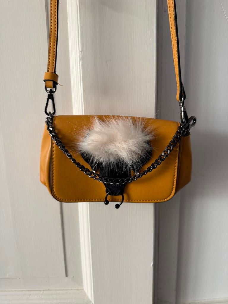 Zara Horoscoop schoudertasje met Stier decoratie, Ophalen, Zo goed als nieuw, Geel, Schoudertasje