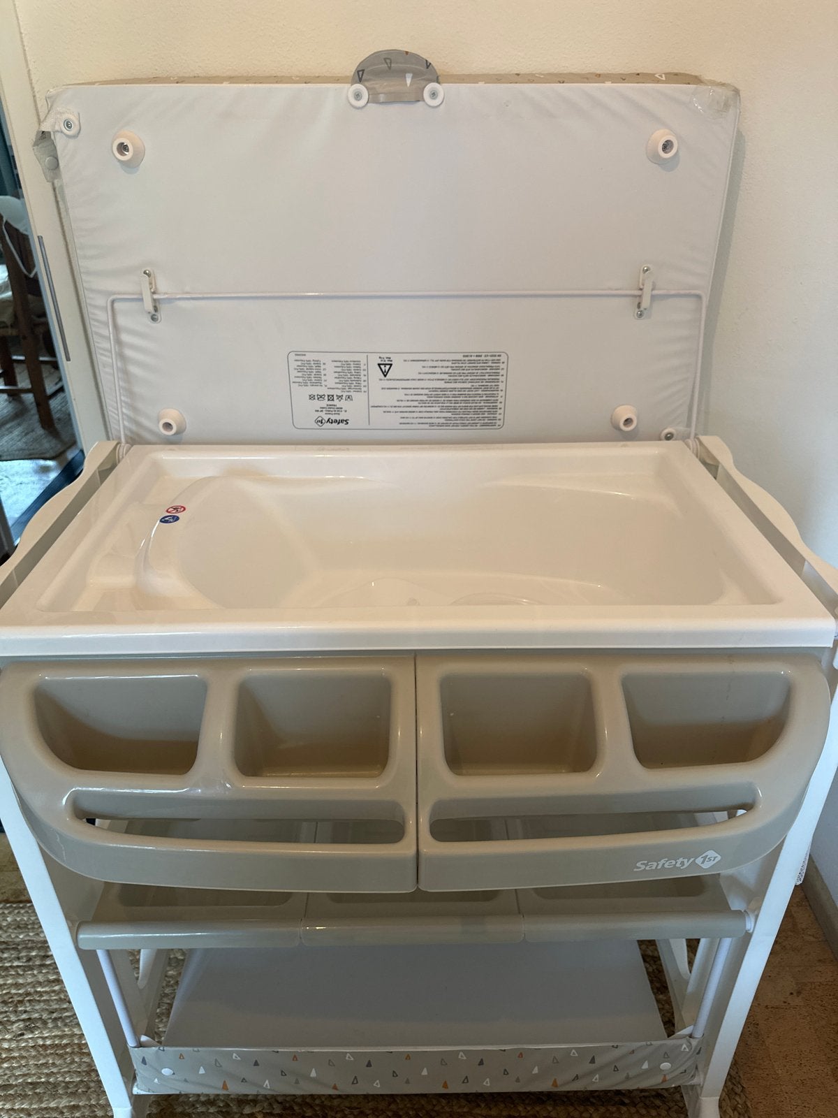 Safety 1st Aankleedtafel met Badje en Opbergruimte, Kinderen en Baby's, Ophalen, Gebruikt, Badje, Overige merken