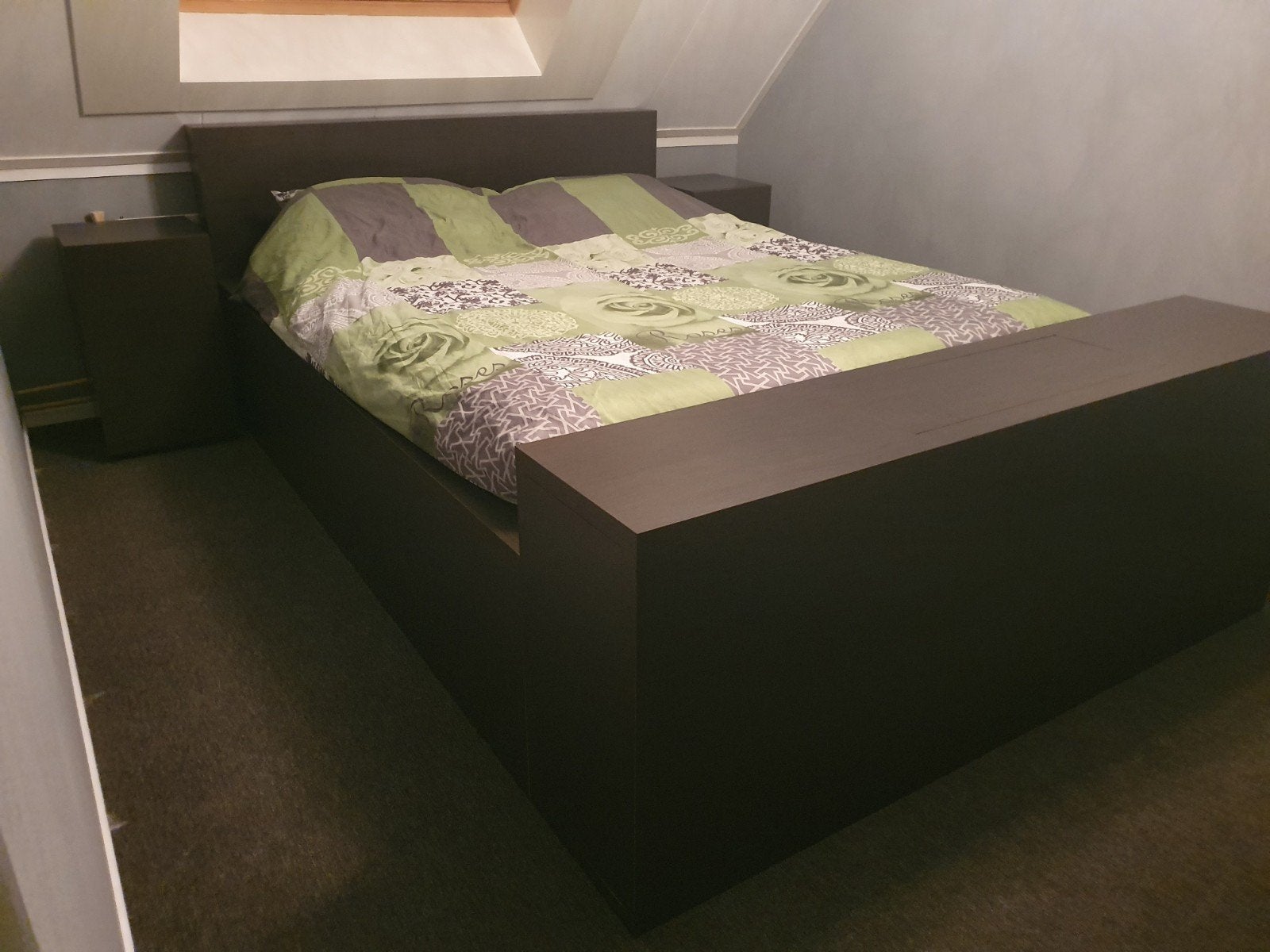 Strakke design bedombouw met tv-kast aan voeteneind Tempure, Huis en Inrichting, Ophalen, Tweepersoons
