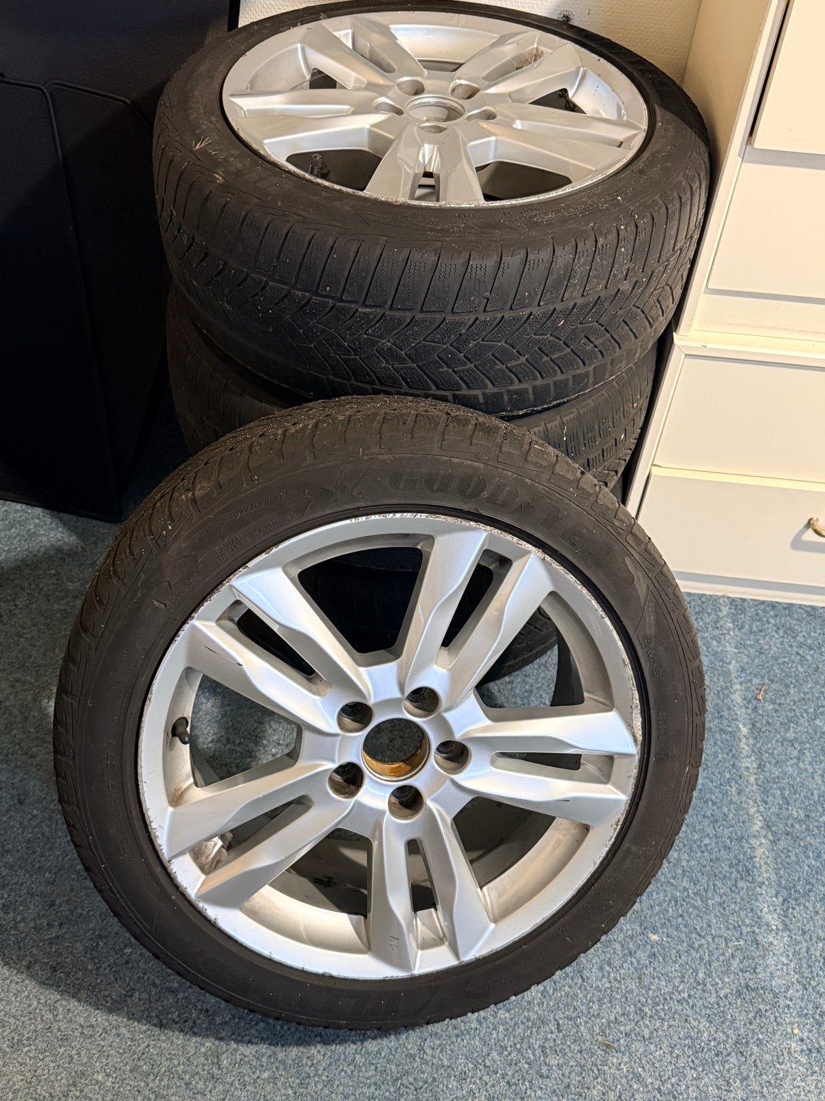 Volvo velgen met banden 235/45 R17, Ophalen, Gebruikt, 17 inch, Winterbanden
