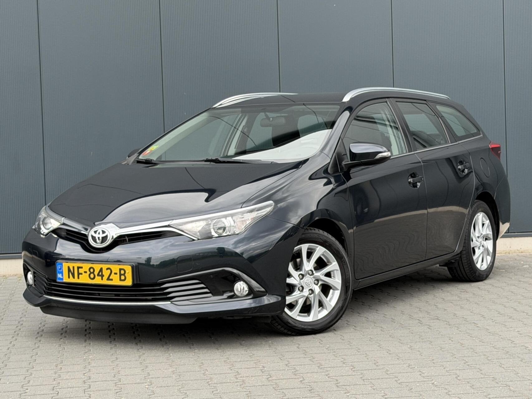 Toyota Auris 1.3 Aspiration Dealer Onderhouden - Navi - Came, Voorwielaandrijving, Dealer onderhouden, Gebruikt, 4 cilinders