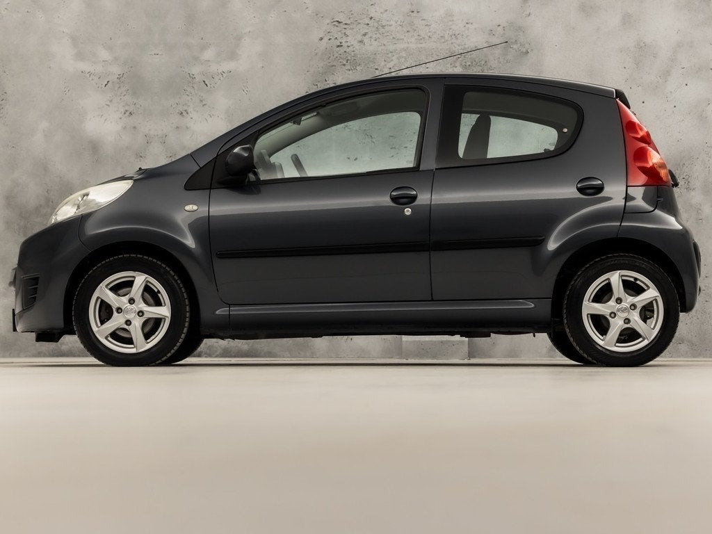 Peugeot 107 1.0-12V XS Sport (5 DEURS, AIRCO, TOERENTELLER,, Voorwielaandrijving, Stof, Gebruikt, Zwart