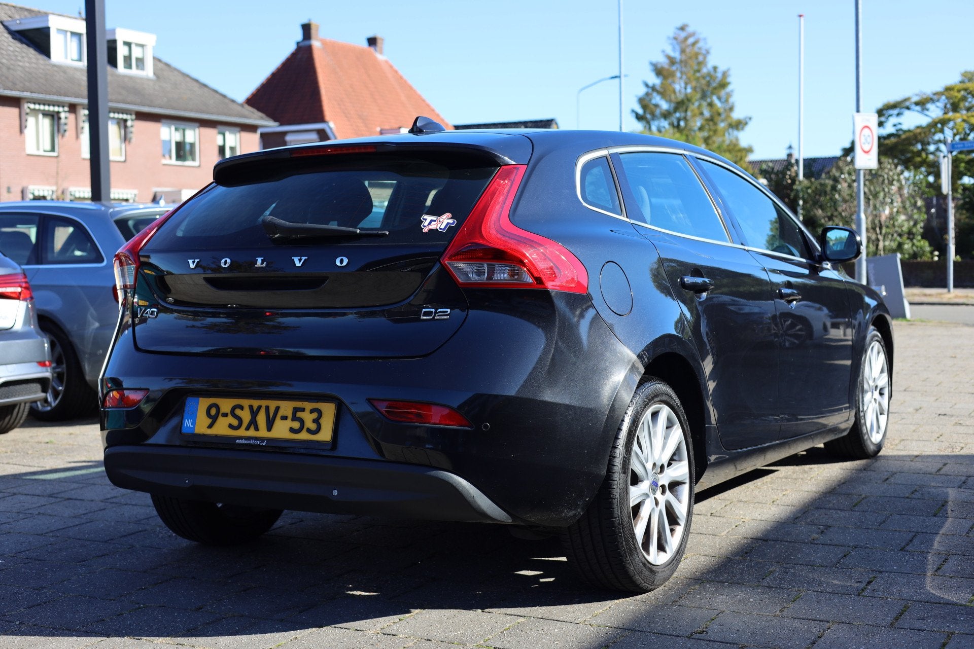 Volvo V40 1.6 D2 I NAVI I CRUISE I AIRCO I 17 INCH, Voorwielaandrijving, Euro 5, Gebruikt, Zwart