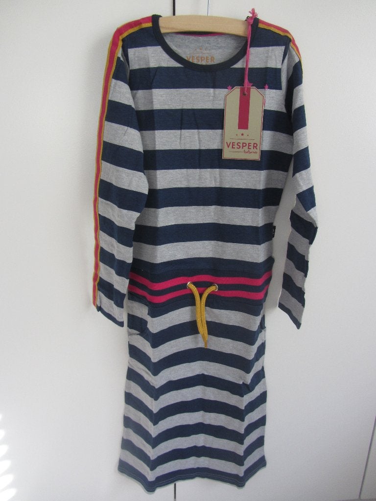 Nieuwe blauw/grijs gestreepte jurk Vesper maat 140, Kinderen en Baby's, Kinderkleding | Maat 140, Ophalen of Verzenden, Nieuw