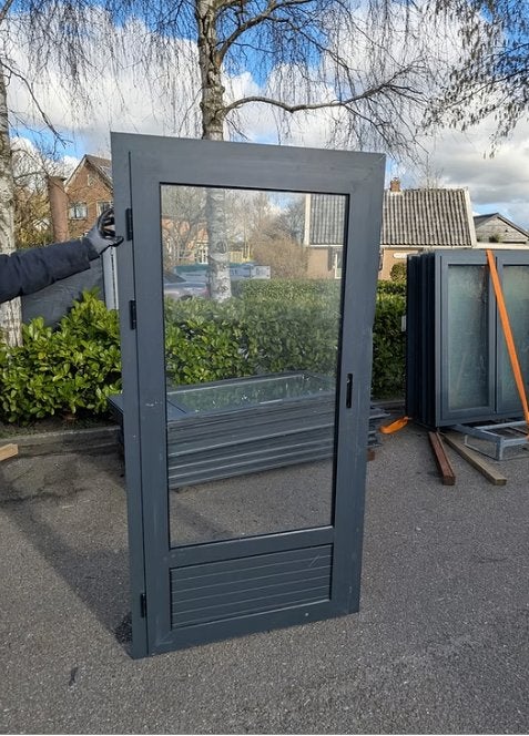 Kozijn met aluminium schuurdeurtjes, Deurkozijn, Aluminium, Zo goed als nieuw, 150 tot 225 cm