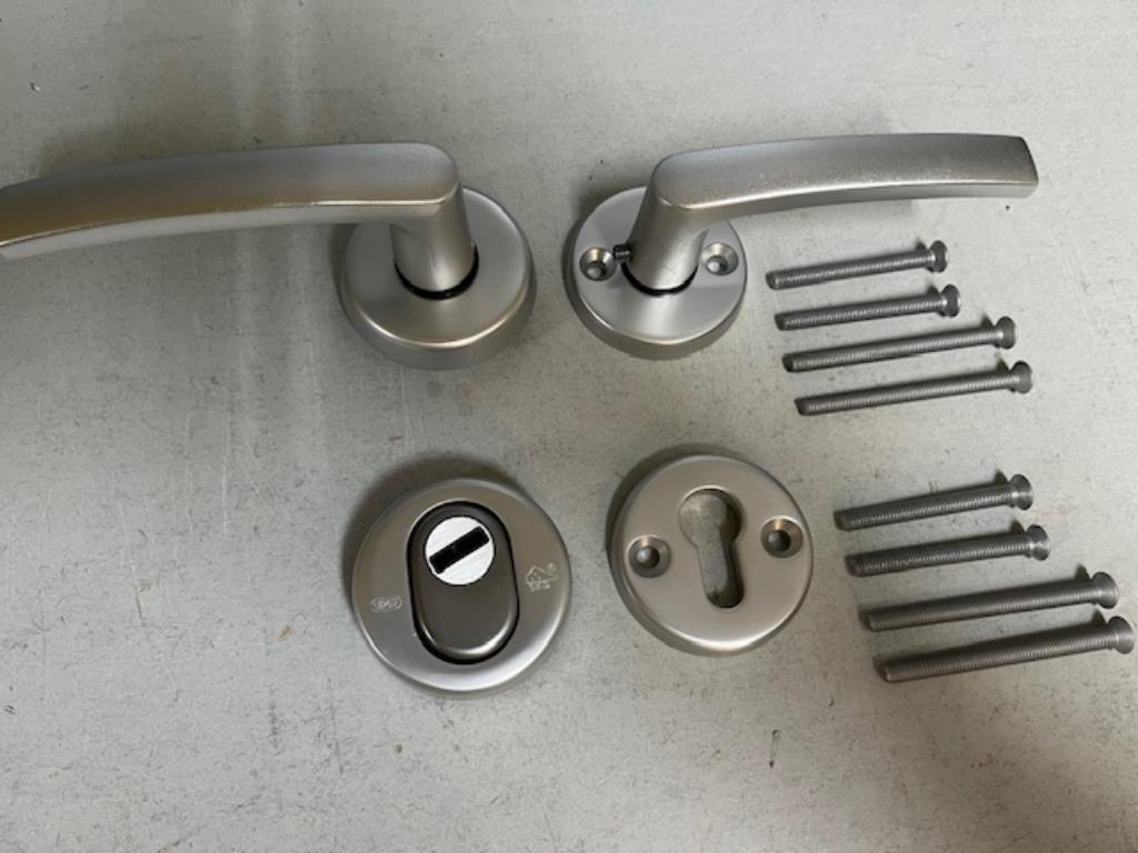 Nemef Veiligheids deurbeslag + anti kerntrek set SKG3 NIEUW., Ophalen of Verzenden, Nieuw, Overige materialen, Klink of Kruk