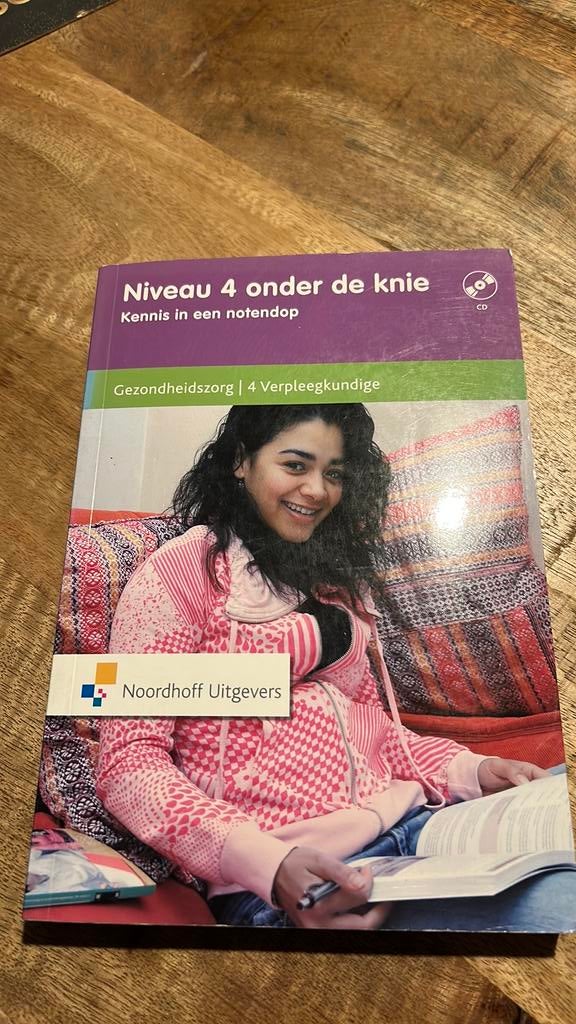 Anneke Ormel - Niveau 4 onder de knie, Boeken, Anneke Ormel; Ank van de Wiel, Sociale wetenschap, Ophalen of Verzenden, Zo goed als nieuw