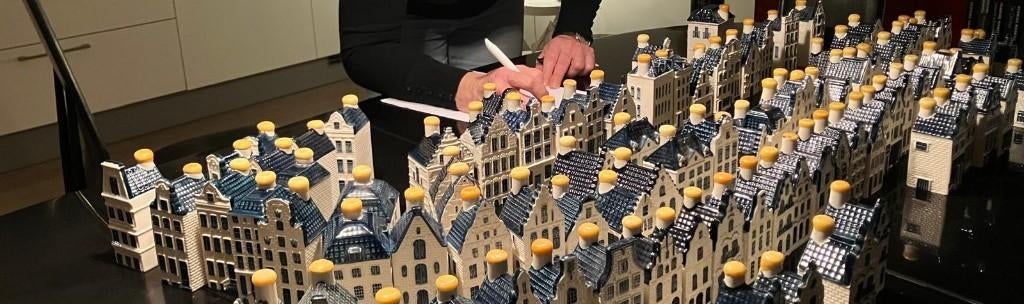 KLM huisjes in nieuwstaat totaal 102 stuks, Verzamelen, KLM Huisjes, Ophalen of Verzenden, Nieuw, 61 t/m 80, Gevuld