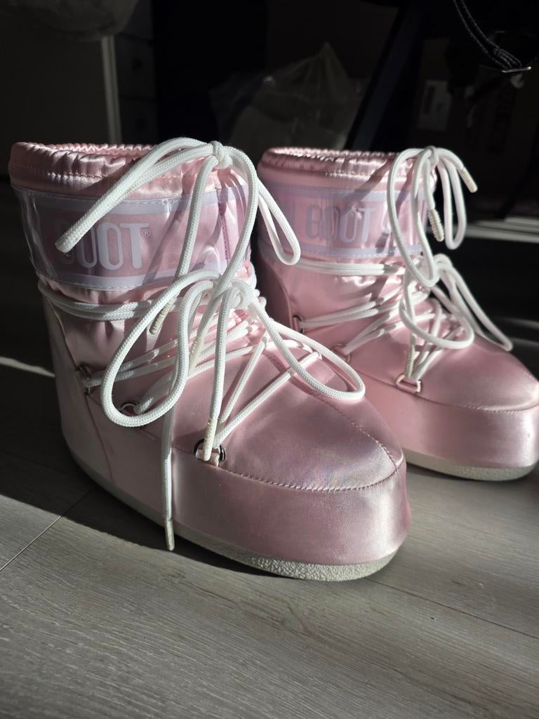 Moon Boots Pearly Roze 39-41, Moon Boot, Snowboots, Ophalen of Verzenden, Zo goed als nieuw