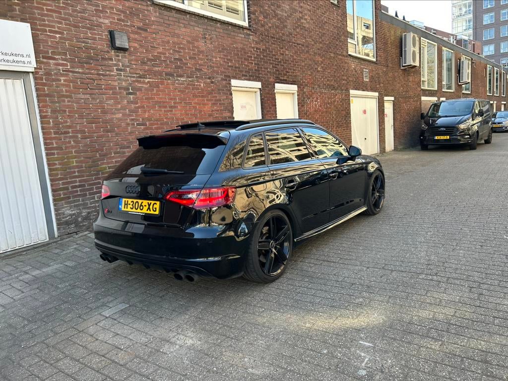 Audi S3 /A3  Sportback Quattro 2.0 Black Edition Panoramadak, Auto's, Automaat, S3, 74 €/maand, 4 cilinders