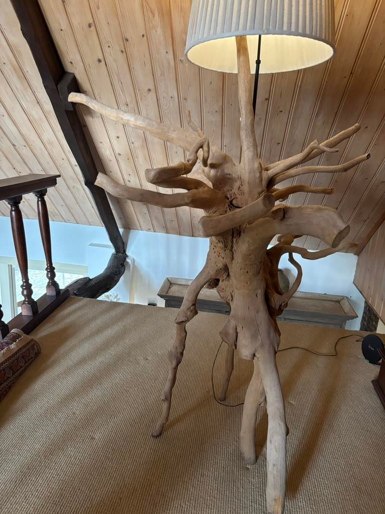 Vloerlamp van Mangrove, Ophalen, Nieuw, Modern tot ......past in elk intrrieur, 150 tot 200 cm