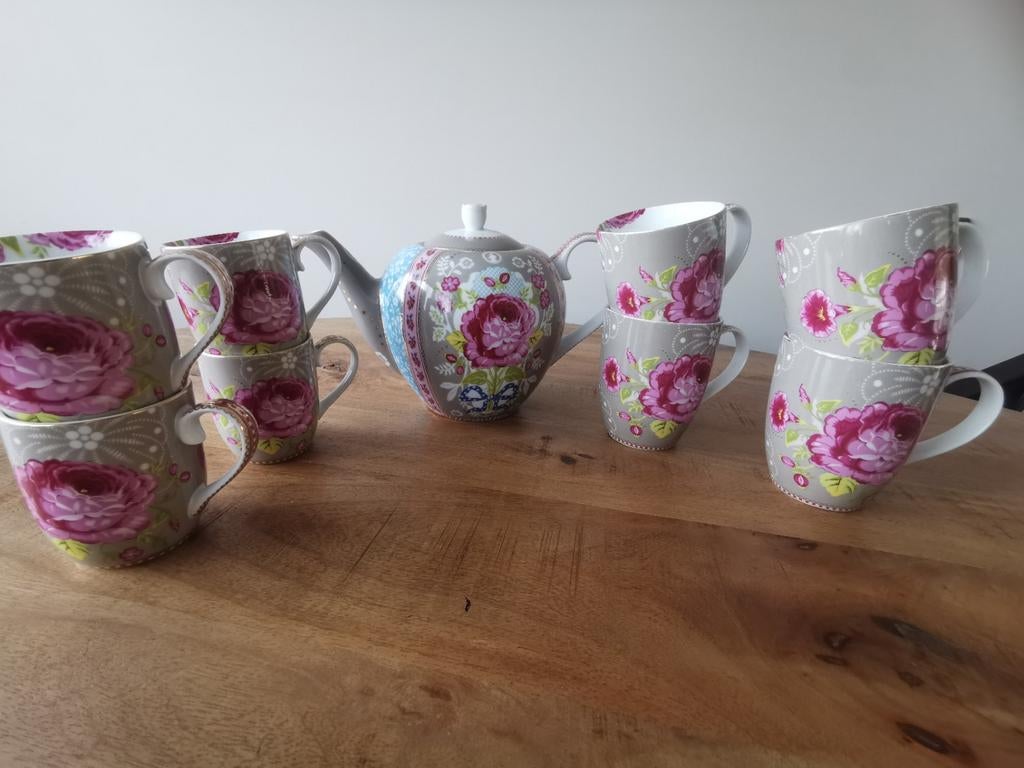 Prachtig servies van Pip studio, Huis en Inrichting, Keuken | Servies, Ophalen, Zo goed als nieuw, Porselein, Overige stijlen
