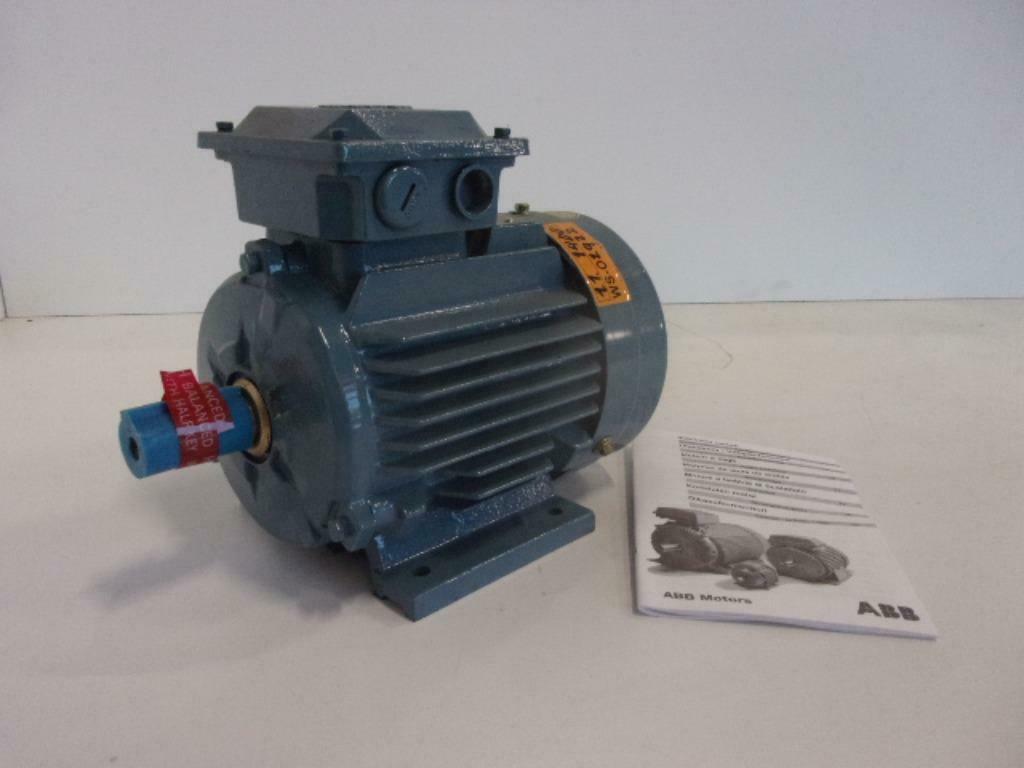 .1,1 KW 1400 RPM AS 24 mm ABB. NEW, Doe-het-zelf en Verbouw, Motoren, Ophalen of Verzenden, Nieuw, Elektromotor, 1400 tot 1800 rpm