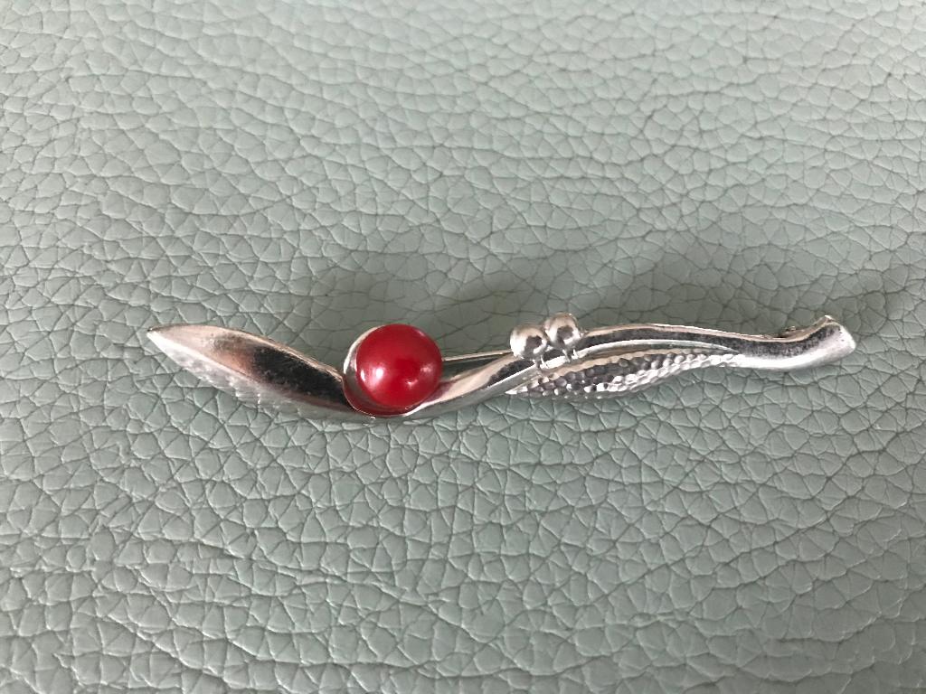 antieke broche met cabochon bloedkoraal, Ophalen of Verzenden, Overige materialen, Broche