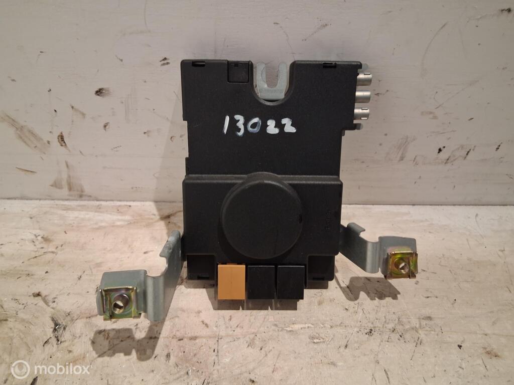 Antenne versterker Audi A3 8P 2.0 TDI  ('03-'12) 8P3035225, Audi, Gebruikt, Audi, Ophalen of Verzenden