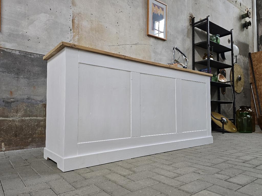 Vintage Houten Toonbank  Dressoir Wit | Landelijke Lage Kast, Huis en Inrichting, Kasten | Dressoirs, Met plank(en), Gebruikt