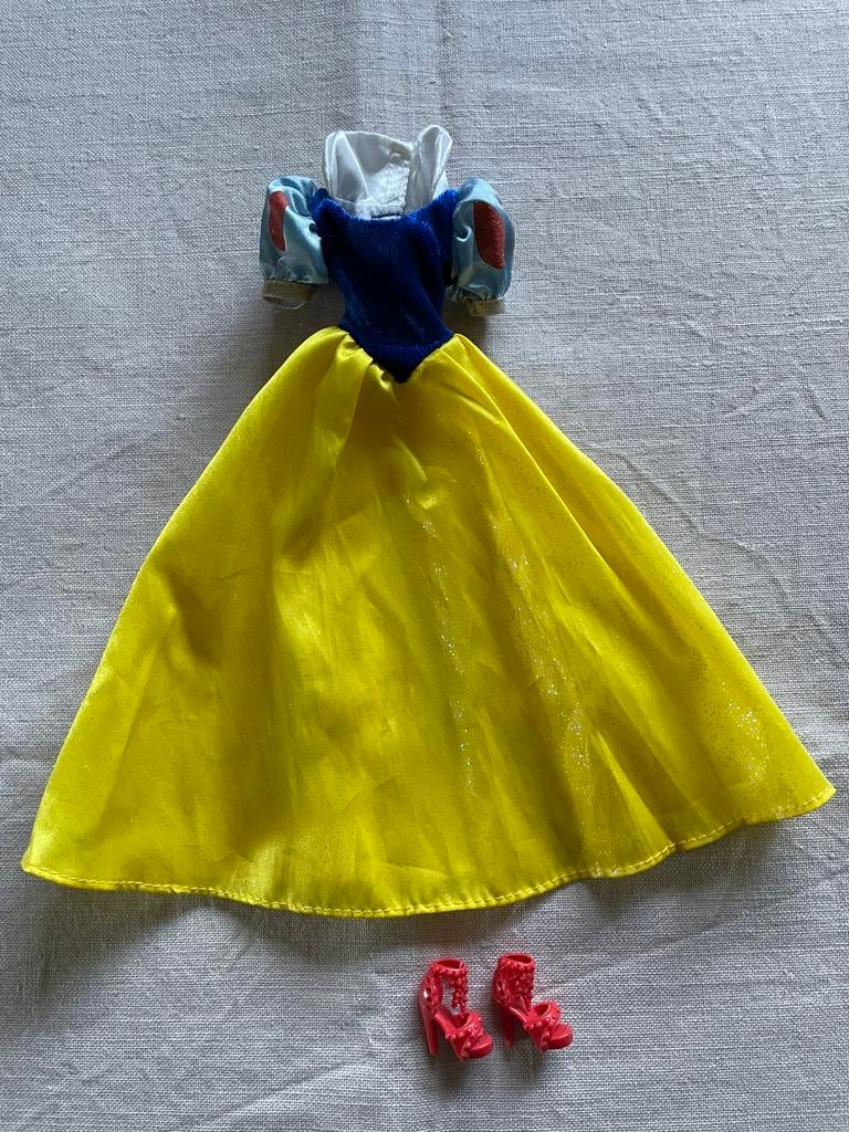 Barbie Sneeuwwitje jurk., Ophalen of Verzenden, Zo goed als nieuw, Barbie