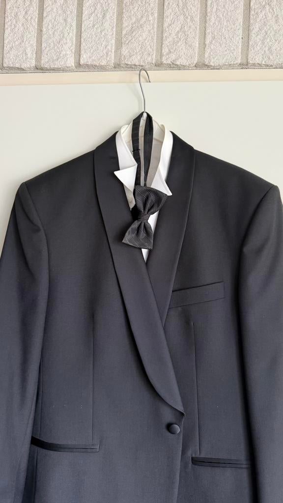 Smoking, Kleding | Heren, Kostuums en Colberts, Ophalen of Verzenden, Zo goed als nieuw, Zwart