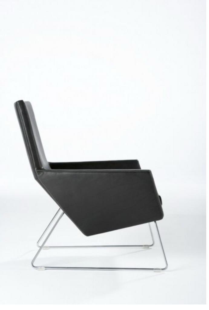 LABEL  Gerard van den Berg Don Fauteuil +poef, Ophalen, Zo goed als nieuw, Leer, 75 tot 100 cm