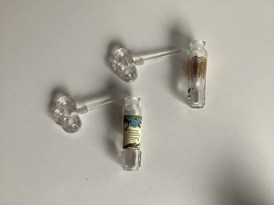 2 prachtige antieke lege parfumflesjes van Chambery, Verzamelen, Ophalen of Verzenden, Gebruikt, Parfumfles