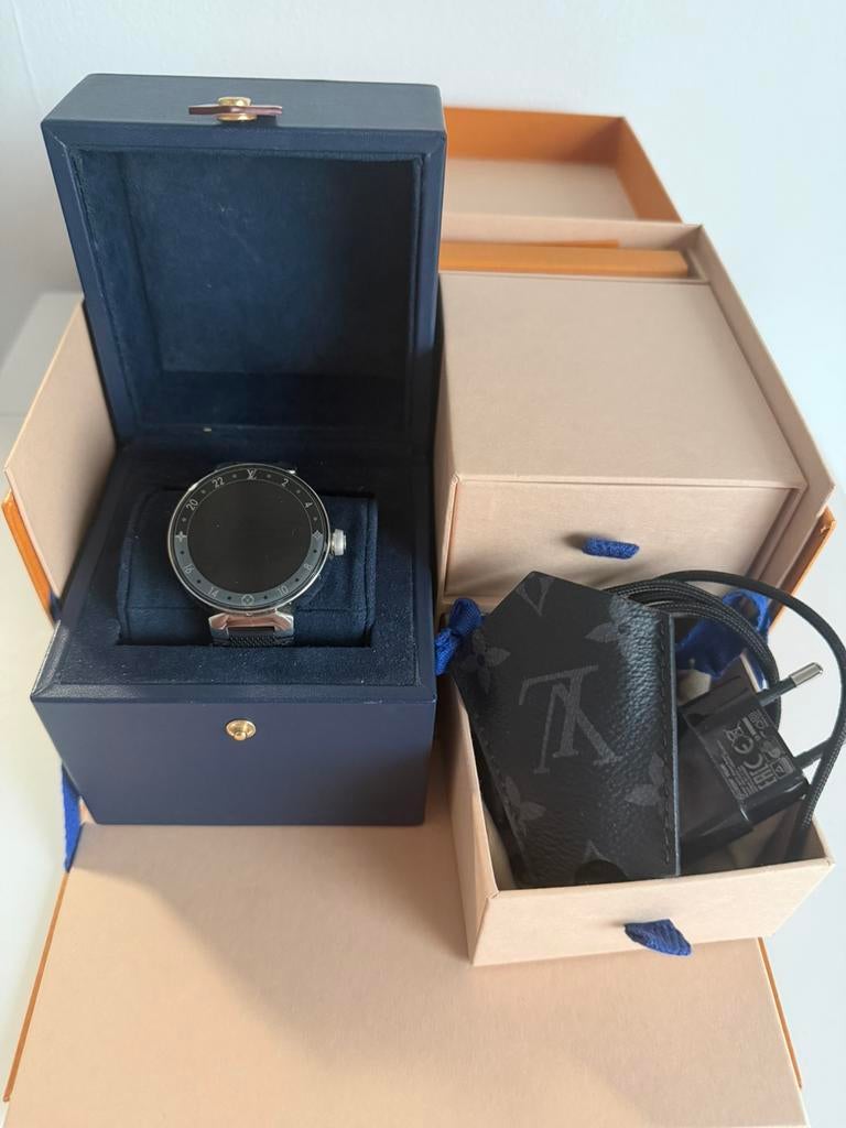 Louis Vuitton Tambour Horizon design horloge, Sieraden, Tassen en Uiterlijk, Horloges | Heren, Overige merken, Polshorloge, Kunststof