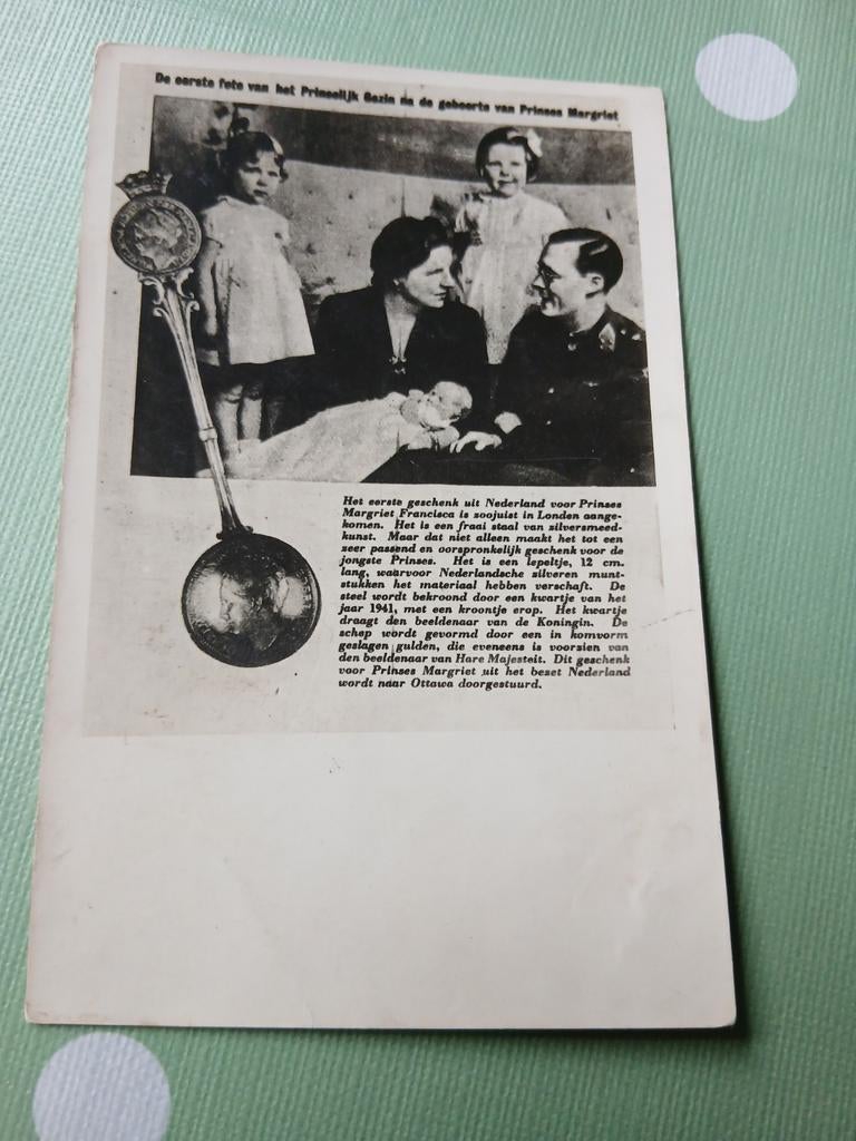 Koninklijk Huis Fotokaart Prinses Margriet, Verzamelen, Ophalen of Verzenden, Gebruikt, Nederland, Kaart, Foto of Prent