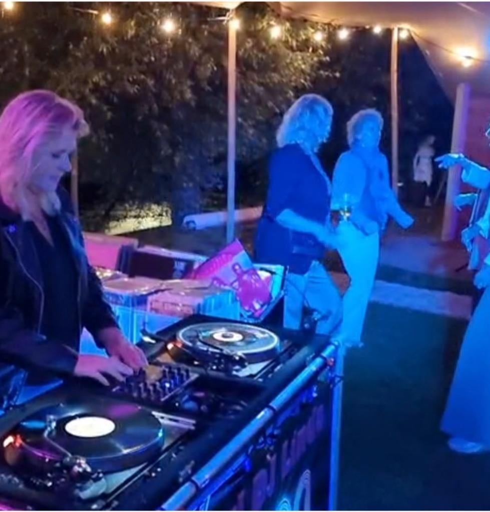 Vinyl DJ Linda 70's, 80's & 90's, Dj