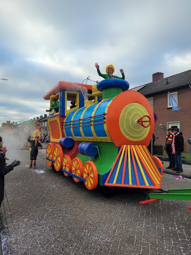 Te koop of te huur Carnavalswagen trein incl onderstel, Ophalen, Zo goed als nieuw, Overige typen, Carnaval