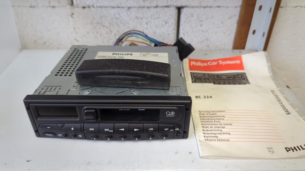 Philips RC224 Autoradio met Handleiding - Vintage!, Auto diversen, Ophalen of Verzenden, Gebruikt