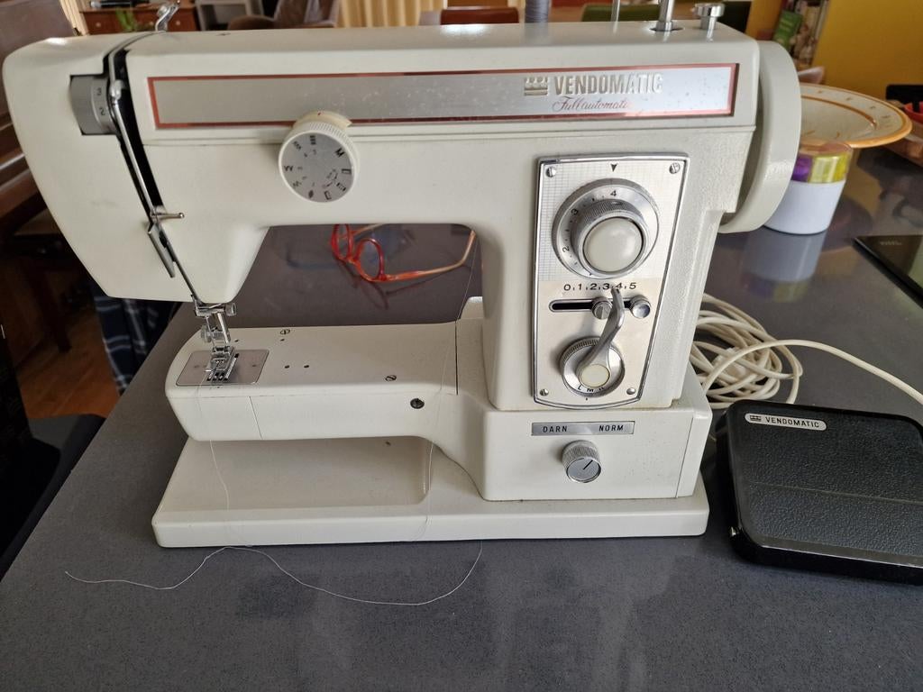 Vendomatic Naaimachine - Vintage 7248, Ophalen of Verzenden, Gebruikt, Naaimachine, Overige merken