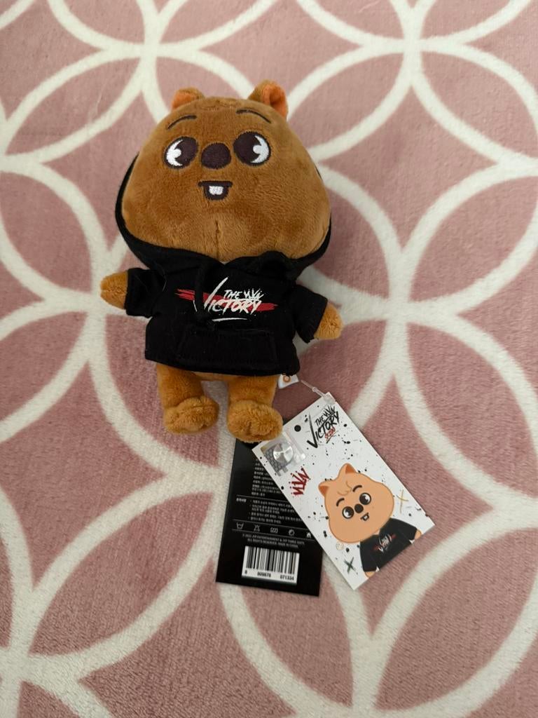 Stray Kids SKZOO Han Quokka mini plush, Ophalen of Verzenden, Nieuw, Foto of Kaart