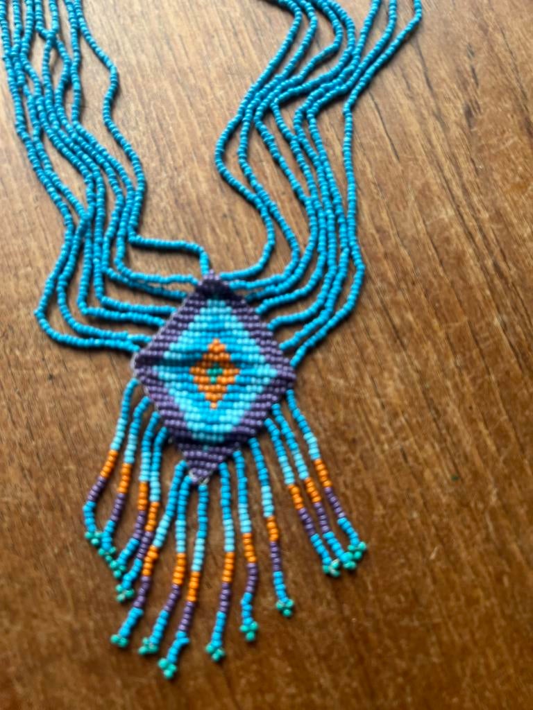 Kleurrijke kralen ketting met hanger Azone, Sieraden, Tassen en Uiterlijk, Kettingen, Ophalen of Verzenden, Nieuw, Blauw, Overige materialen