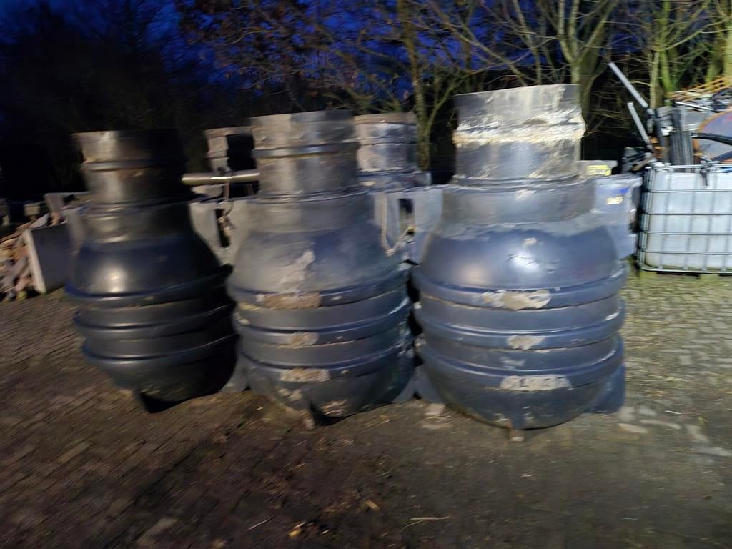 Gebruikte kunststof opslag tanks., Ophalen, Gebruikt, 2 tot 4 meter, 80 mm of meer