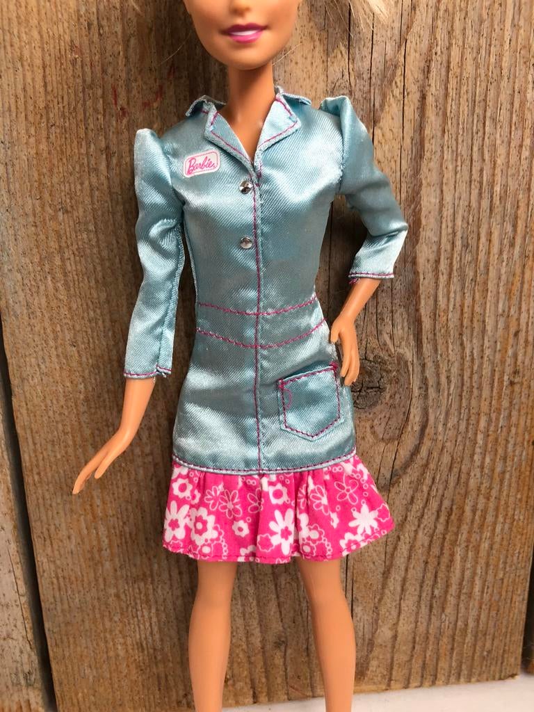 Barbie vintage doktor / dierenarts / verpleegkundige outfit, Ophalen of Verzenden, Zo goed als nieuw, Barbie