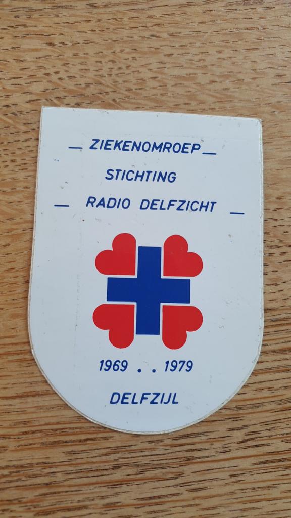Sticker zieken omroep Stichting Radio Delfzicht,  DELFZIJL, Ophalen of Verzenden, Zo goed als nieuw, Film, Tv of Omroep