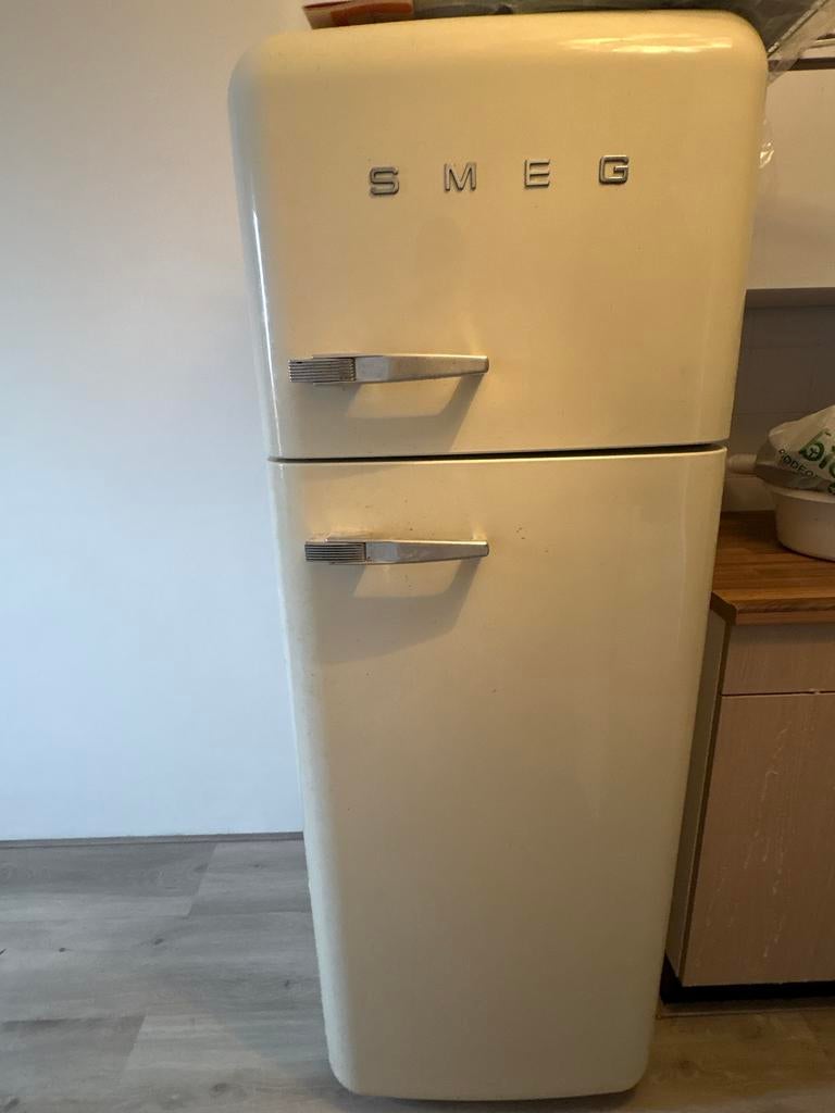 DEFECTE Retro Smeg Koelkast met Vriesvak, 150 tot 200 liter, Gebruikt, 60 cm of meer, Energieklasse A of zuiniger