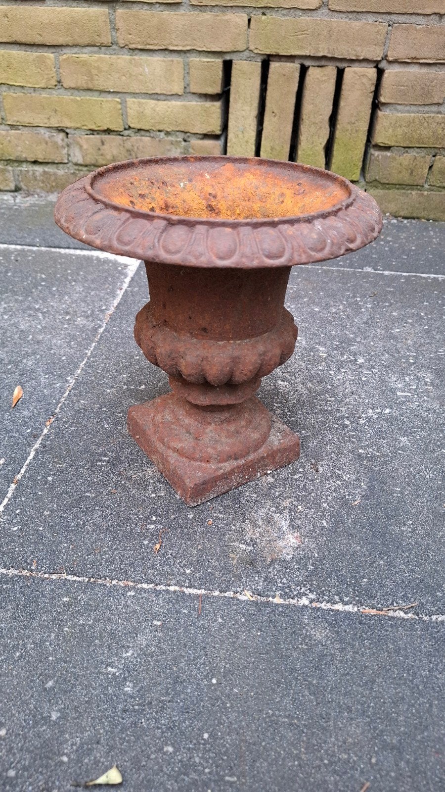 Tuinvaasje gietijzer, Tuin en Terras, Tuinvazen, Ophalen, Gebruikt