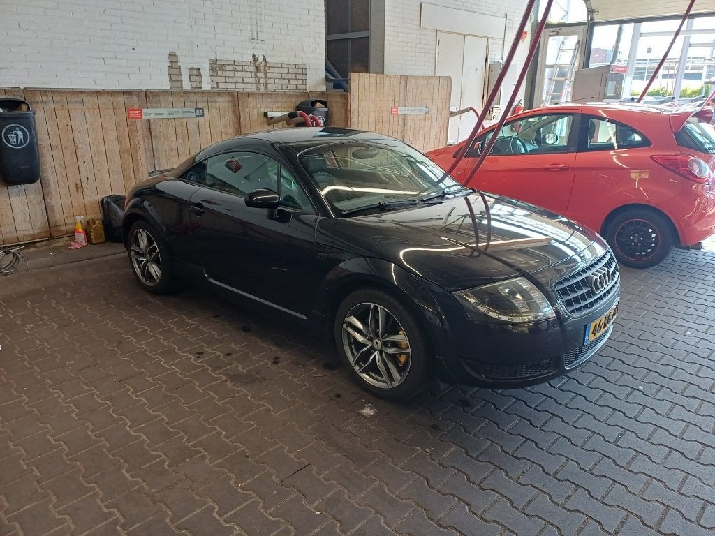 Audi TT 1.8 T Coupe 110KW 2005 Zwart, Voorwielaandrijving, Zwart, 4 cilinders, 4 stoelen