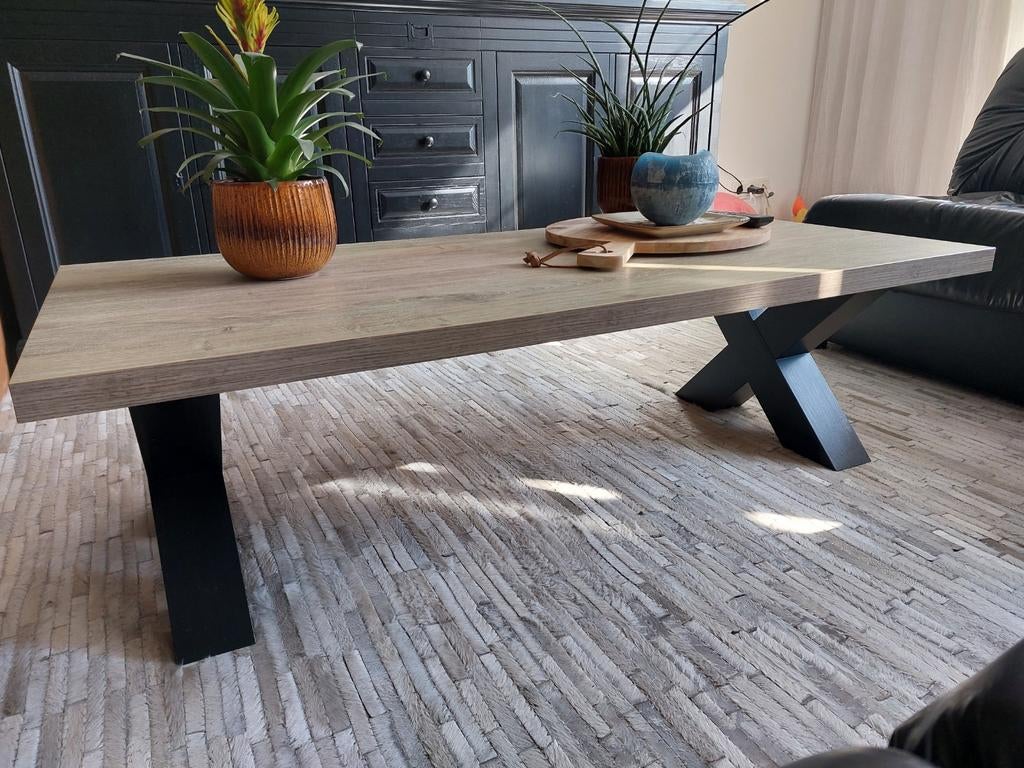 Salontafel met zwart kruispoot en fineer houten blad, Gebruikt, 100 tot 150 cm, 50 tot 100 cm, Minder dan 50 cm