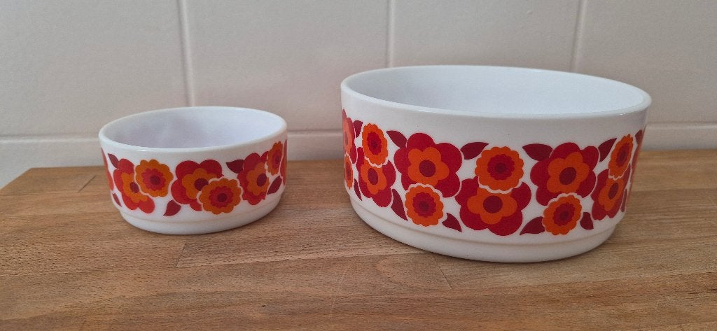 2 vintage Arcopal kommen uit de jaren '70 bloemenmotief, Ophalen of Verzenden, Huis en Inrichting