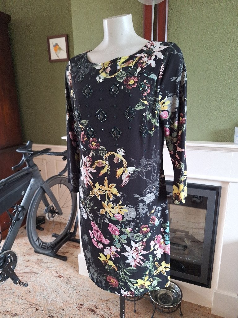 K-Design mooie bloemen jurk met schitterende groen stenen L, K-design, Meerkleurig, Maat 42/44 (L), Ophalen of Verzenden