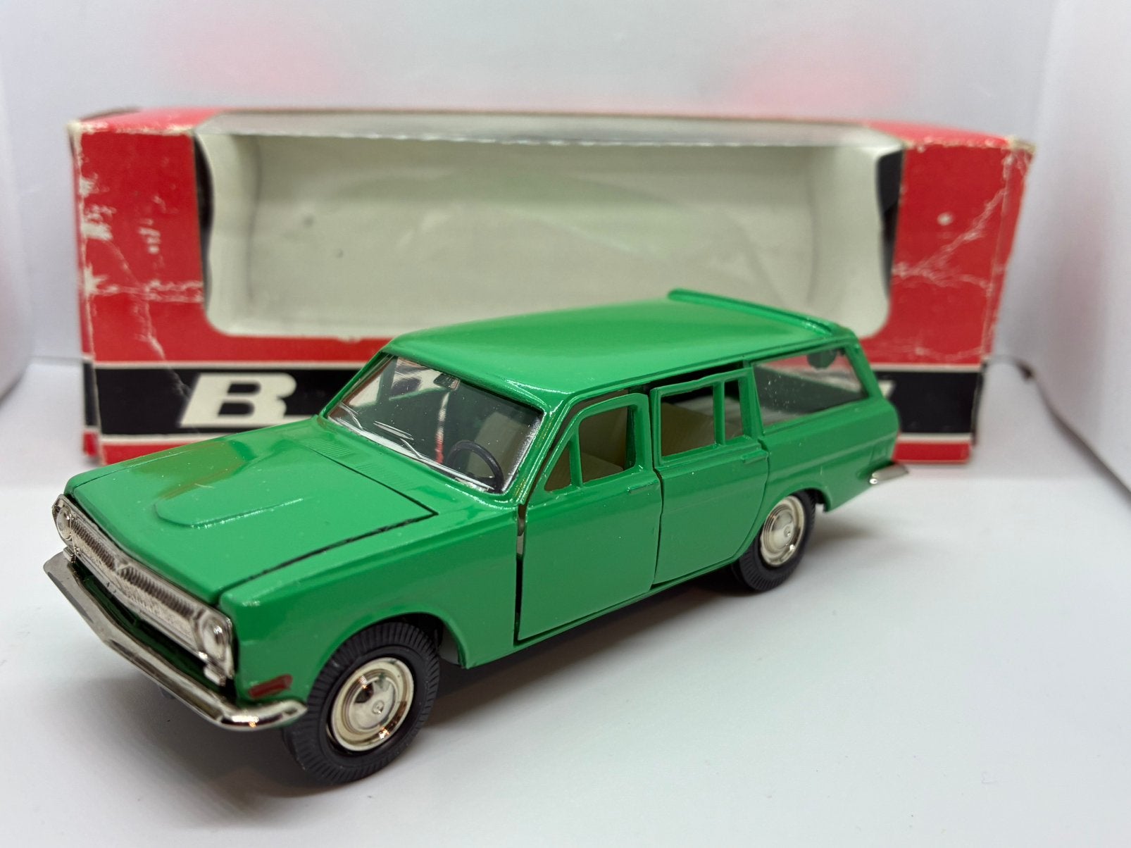 Volga 24.02 Combi (Type GAZ M24.02) 1976 - NovoExport, Hobby en Vrije tijd, Modelauto's | 1:43, Ophalen of Verzenden, Nieuw, Auto